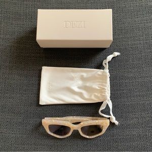 Dezi Eyewear, “On Read” Sunglasses